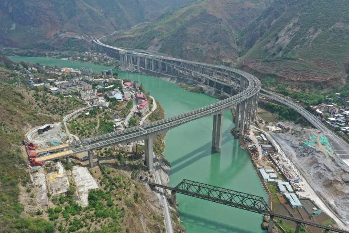 峨汉高速最新动态，一路美景，探寻内心平静之旅