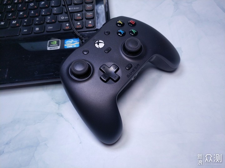 微软新款游戏手柄体验分享，沉浸式游戏操作感受🎮